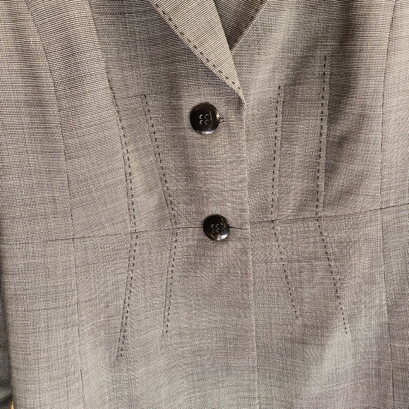 Size 10 Entier blazer - Picture 3 of 5